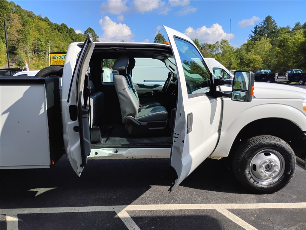 2016 Ford F-350 photo 17