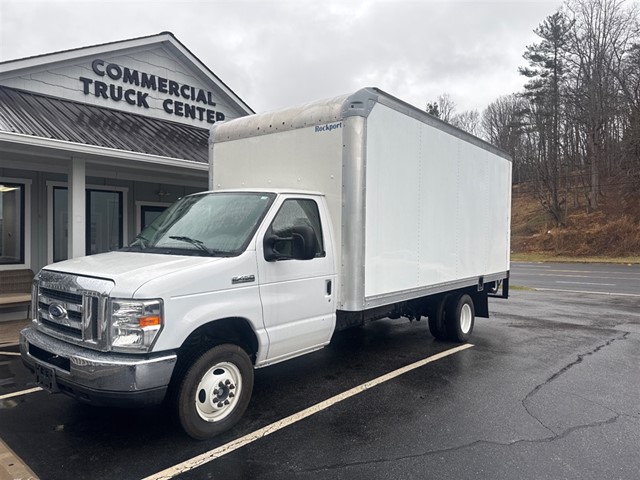 Ford E450 14' Box Truck in 