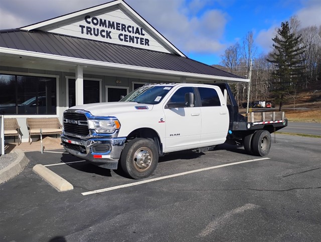 RAM 3500 Flatbed Crew Cab 4WD DRW in 