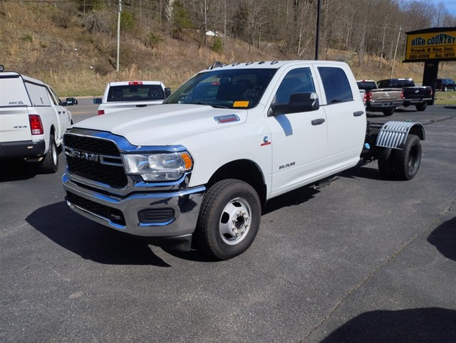 RAM 3500 Flatbed Crew Cab 4WD DRW in 