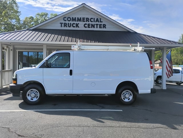2022 Chevrolet Express 2500 Work Van HD's photo