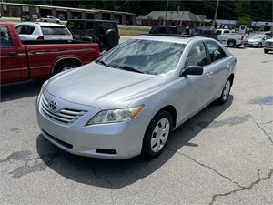 Picture of a 2009 TOYOTA CAMRY LE