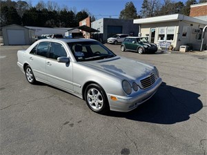 Picture of a 2002 MERCEDES-BENZ E320