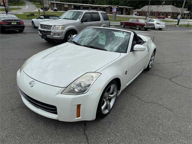 Nissan 350Z Enthusiast Roadster in Franklin