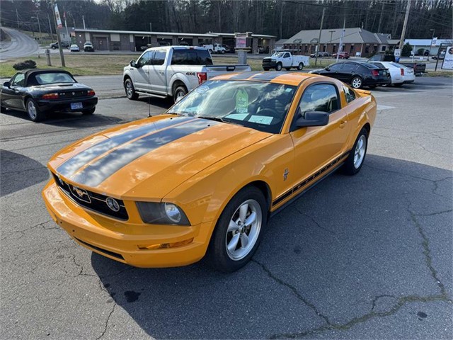 Ford Mustang V6 Deluxe Coupe in Franklin
