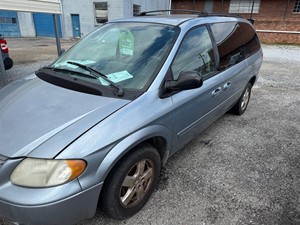 Picture of a 2006 Dodge Grand Caravan SXT