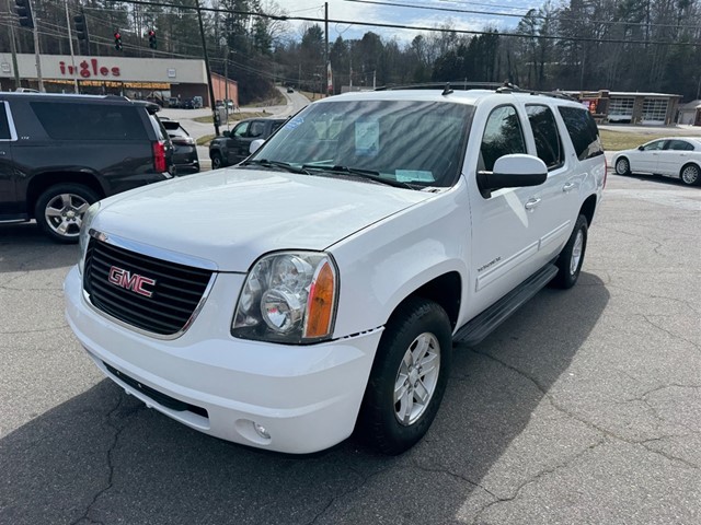 Picture of a used 2013 GMC Yukon XL 4X4 SLT 1/2 Ton 4WD