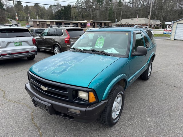 Picture of a used 1996 Chevrolet Blazer 2-Door 4WD