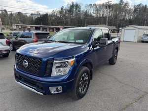 2018 Nissan Titan PRO-4X Crew Cab 4WD for sale by dealer