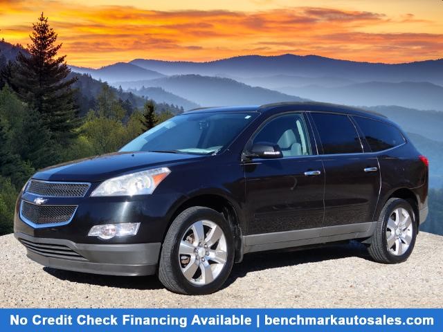 A used 2010 Chevrolet Traverse LT 4dr SUV w/1LT Asheville NC