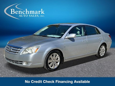 2005 Toyota Avalon XLS 4dr Sedan