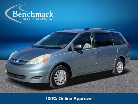 2006 Toyota Sienna LE Minivan 4D