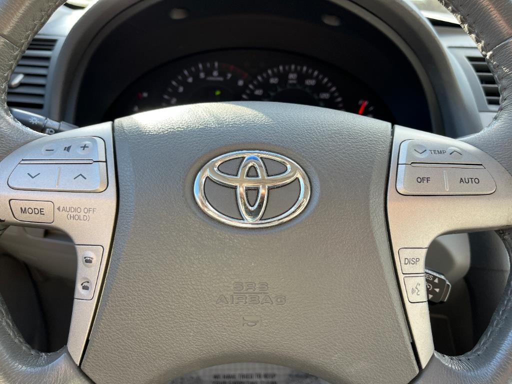 2008 Toyota Camry LE photo 17