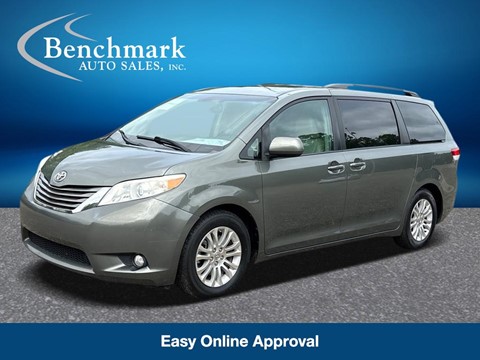 2011 Toyota Sienna XLE Minivan 4D