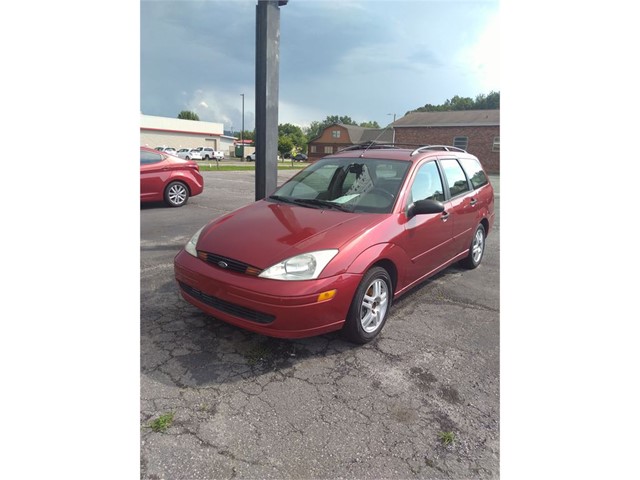 2000 Ford Focus Wagon SE for sale by dealer