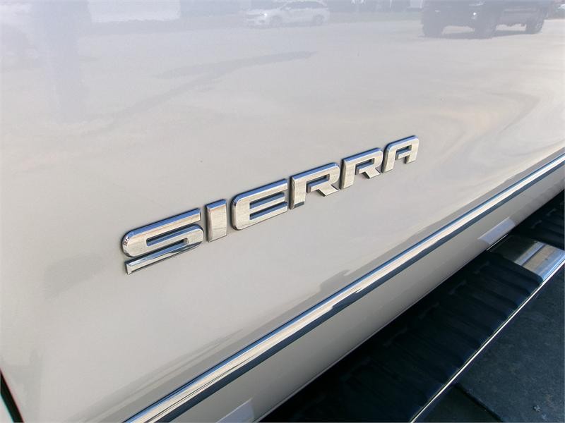 2018 Gmc Sierra 1500 SLT photo 9