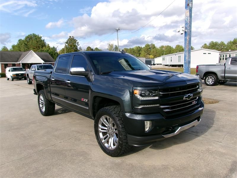 2017 Chevrolet Silverado 1500 LTZ photo 2