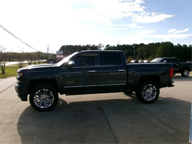 2017 Chevrolet Silverado 1500 LTZ photo 4