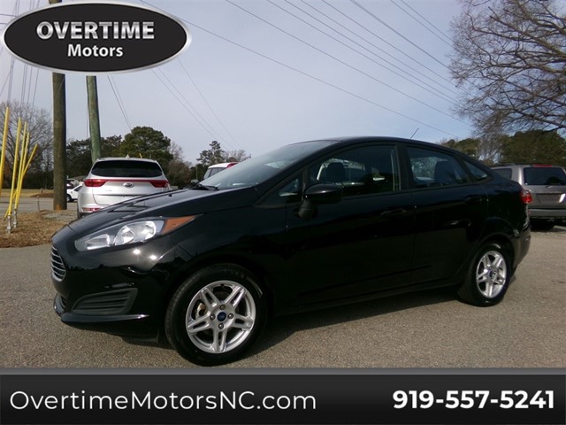 Ford Fiesta SE Sedan in Raleigh