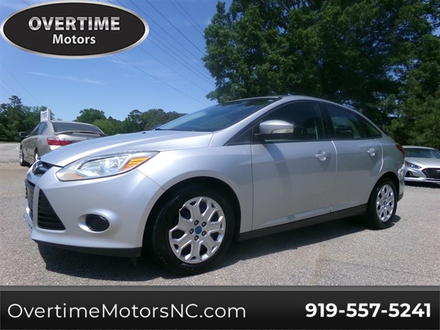 Ford Focus SE Sedan in Raleigh