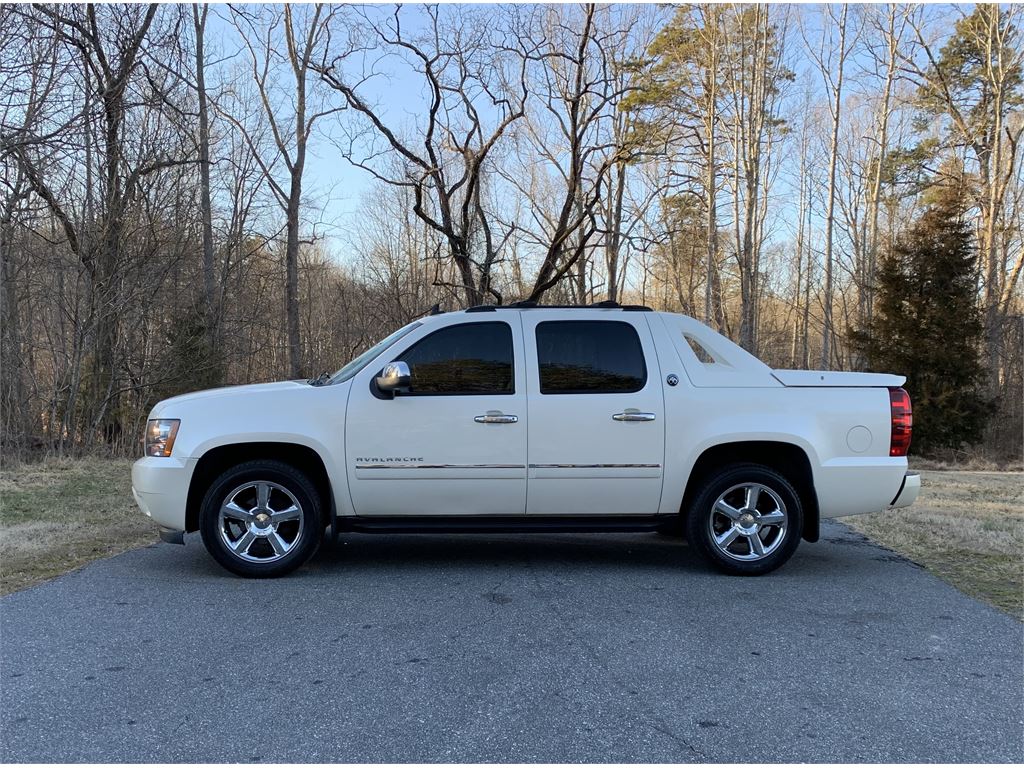 2013 Chevrolet Avalanche LTZ 4WD for sale in Stokesdale