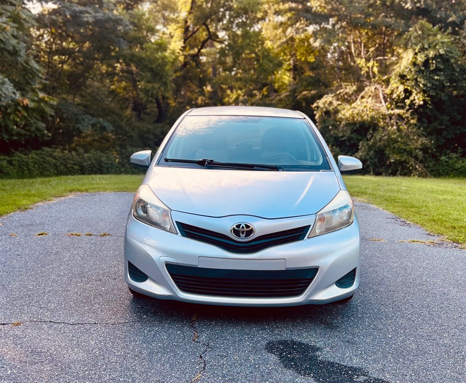 2013 Toyota Yaris LE