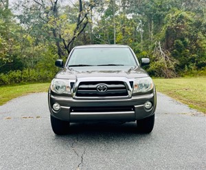 Picture of a 2009 Toyota Tacoma PreRunner Double Cab V6 Auto 2WD