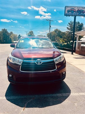 Picture of a 2014 Toyota Highlander XLE FWD V6