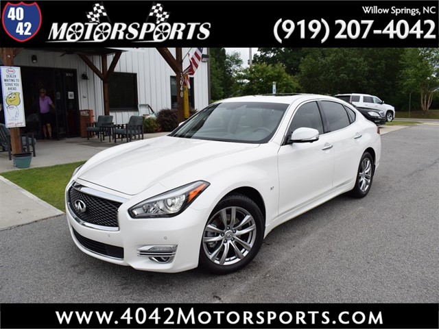 INFINITI Q70 3.7 in Willow Springs