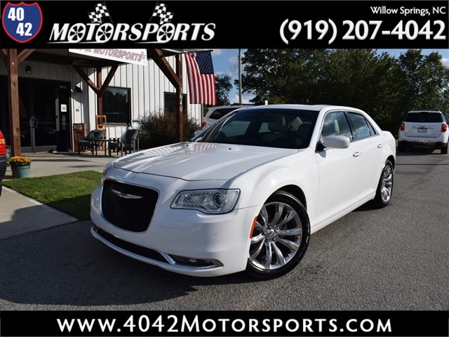 CHRYSLER 300 Touring in Willow Springs