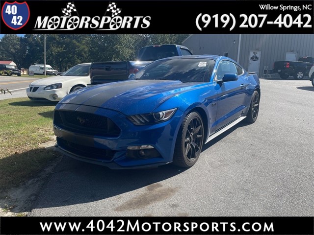 FORD MUSTANG GT Coupe in Willow Springs