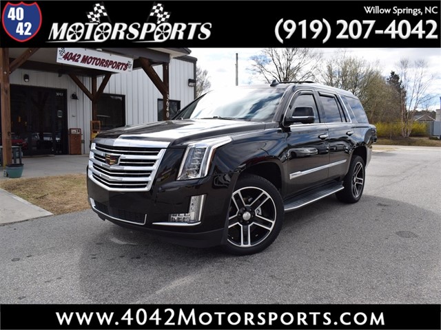 CADILLAC ESCALADE Platinum 4WD in Willow Springs