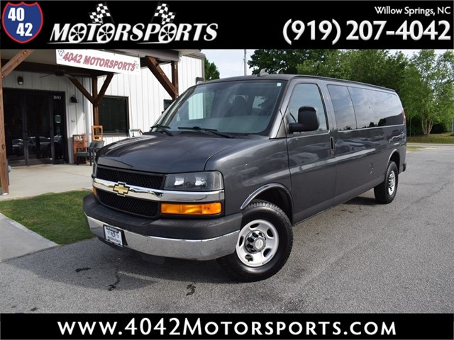 CHEVROLET EXPRESS LT 3500 Extended in Willow Springs