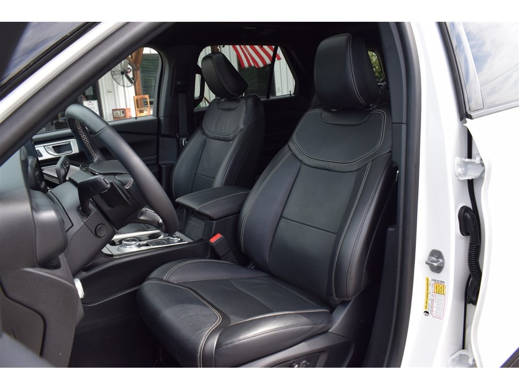 2022 Ford Explorer ST photo 11