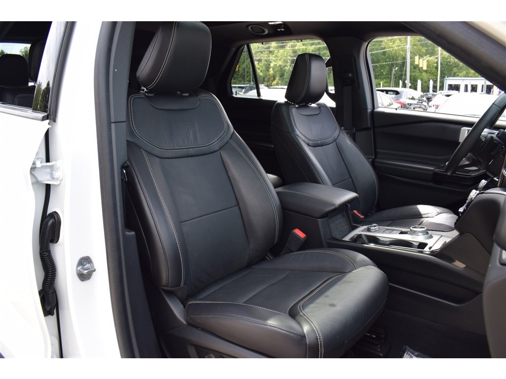 2022 Ford Explorer ST photo 13