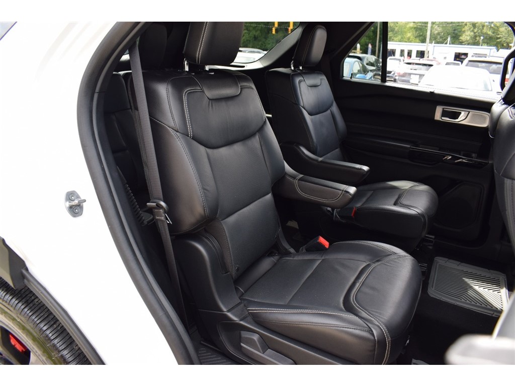 2022 Ford Explorer ST photo 14