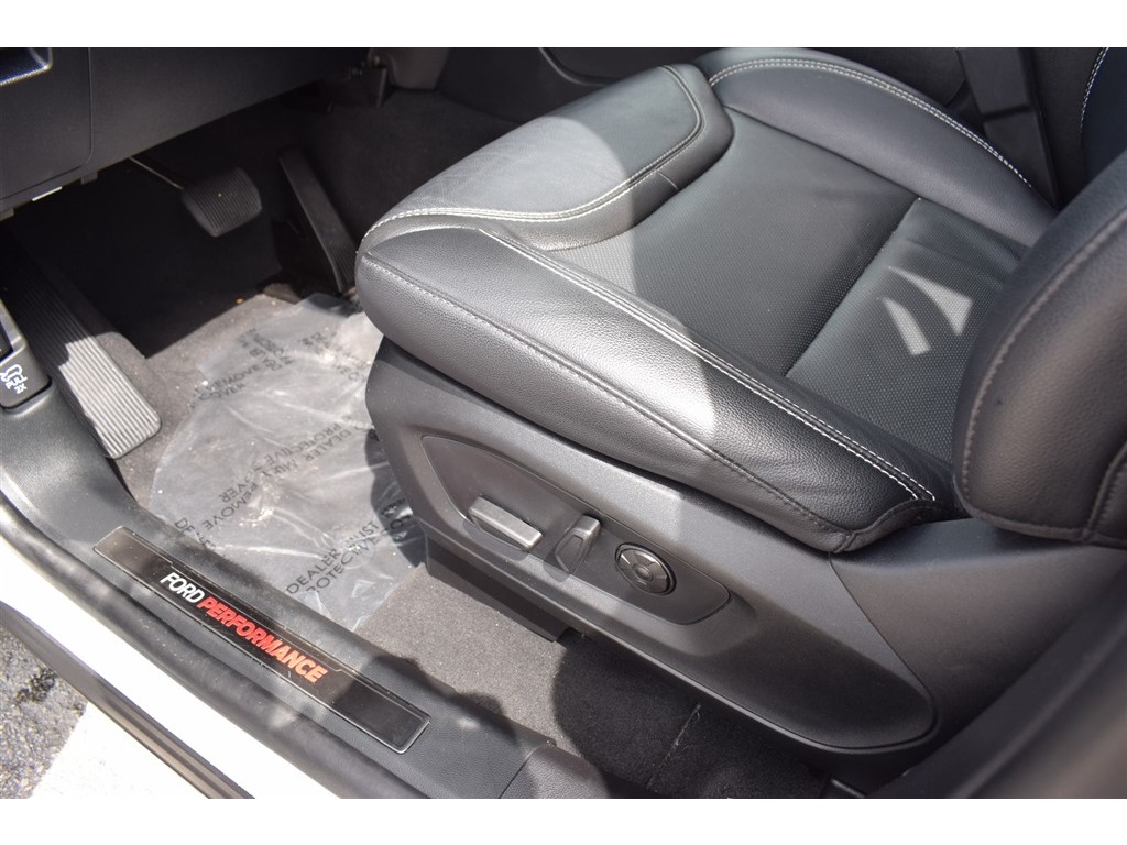 2022 Ford Explorer ST photo 18