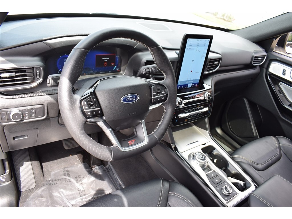 2022 Ford Explorer ST photo 20