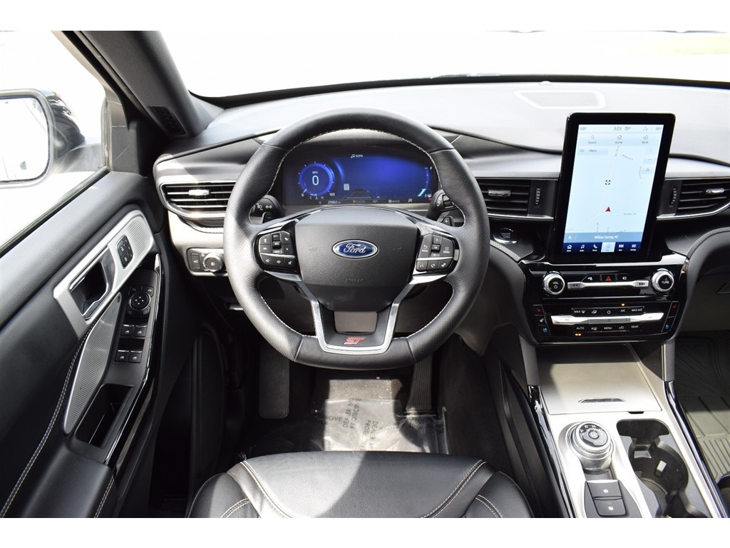 2022 Ford Explorer ST photo 23