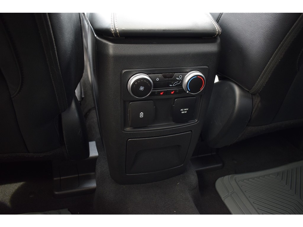 2022 Ford Explorer ST photo 31