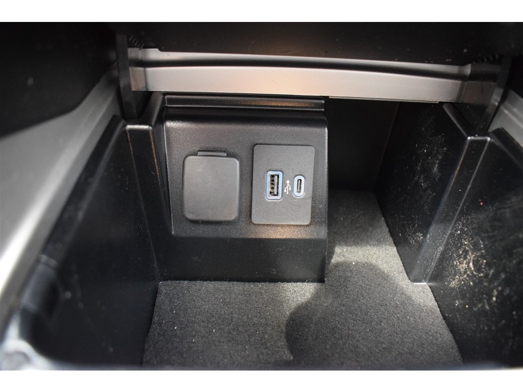 2022 Ford Explorer ST photo 36