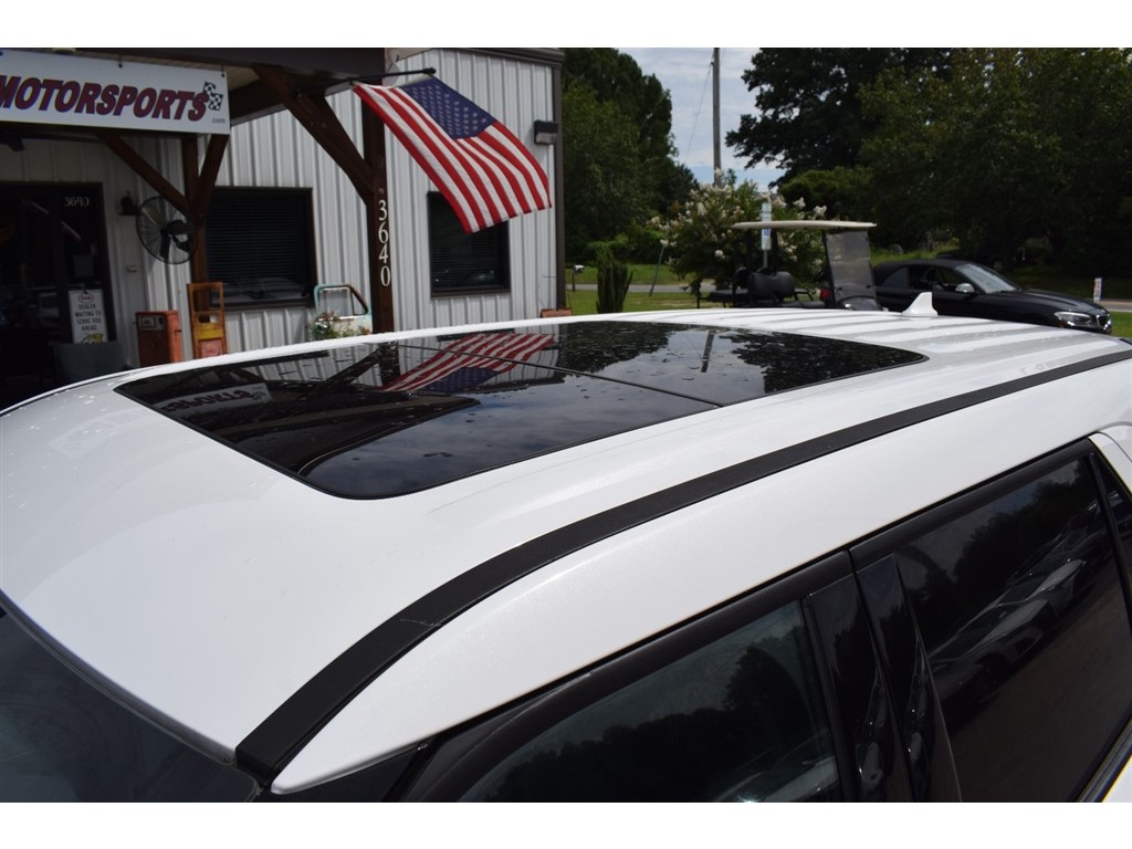 2022 Ford Explorer ST photo 46