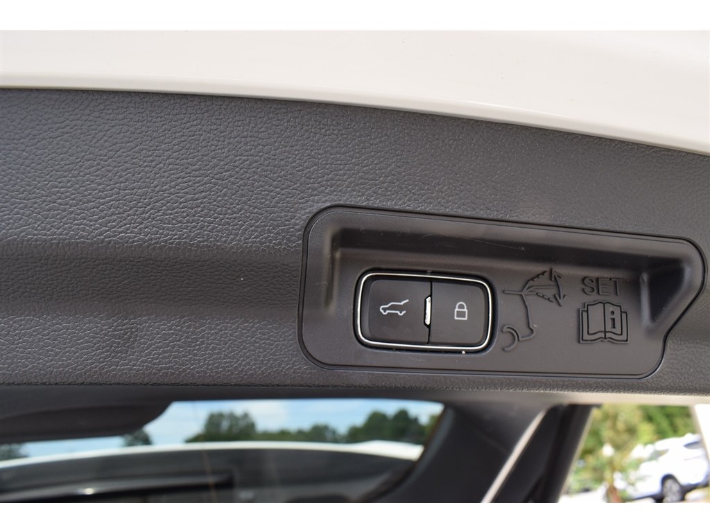 2022 Ford Explorer ST photo 54