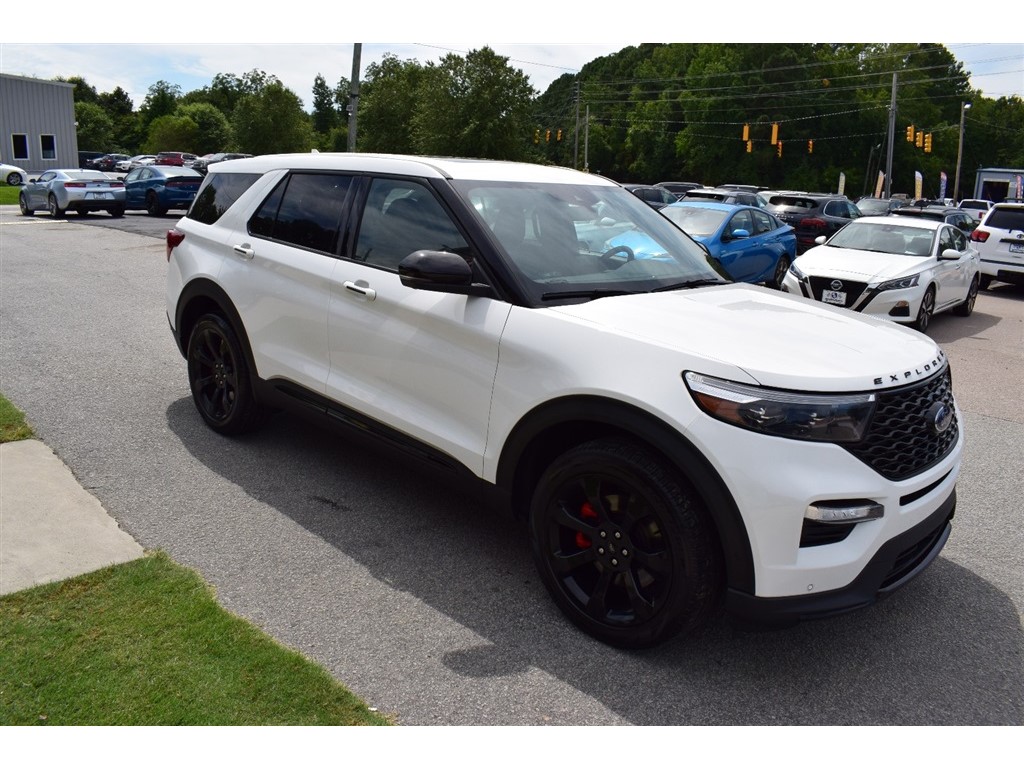 2022 Ford Explorer ST photo 7