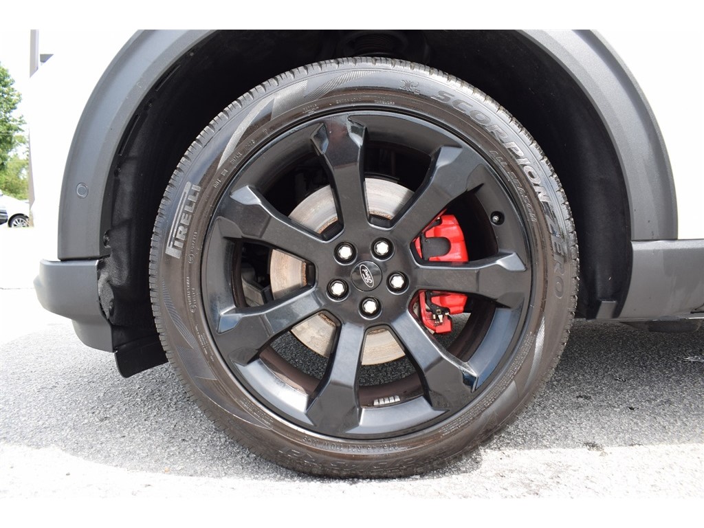2022 Ford Explorer ST photo 9