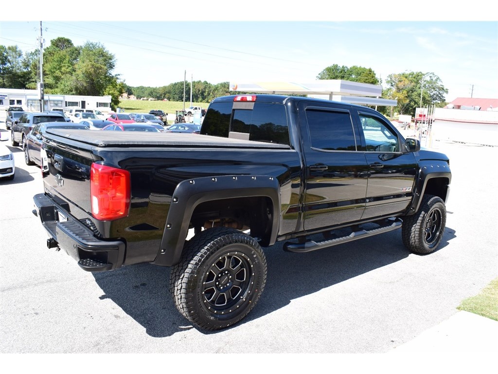2017 Chevrolet Silverado 1500 LTZ photo 4