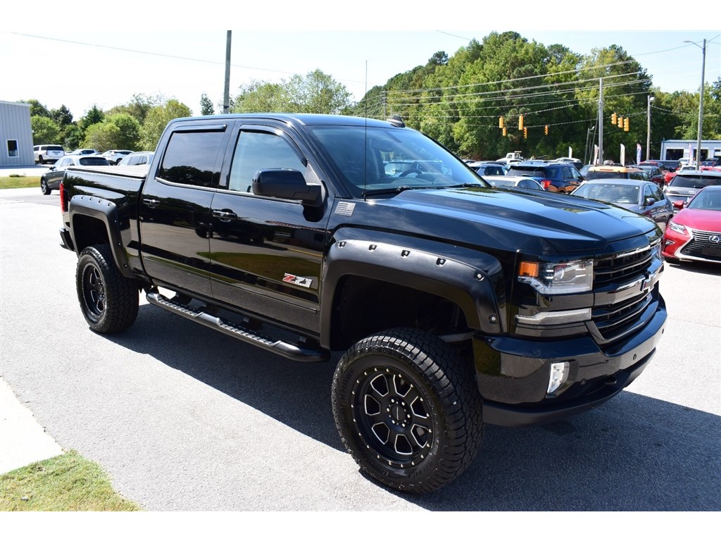 2017 Chevrolet Silverado 1500 LTZ Z71 photo 4