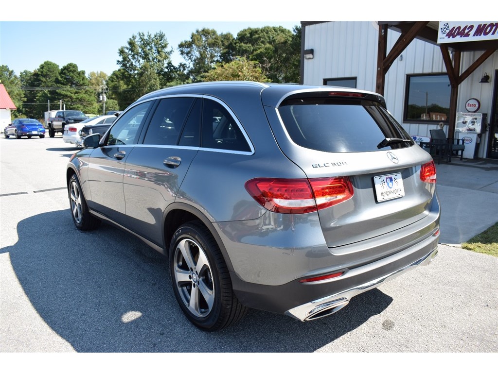 2017 Mercedes Benz GLC 300 photo 3