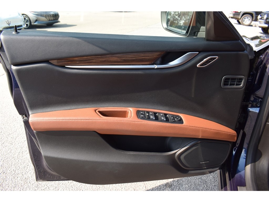 2019 Maserati Ghibli S Q4 photo 12