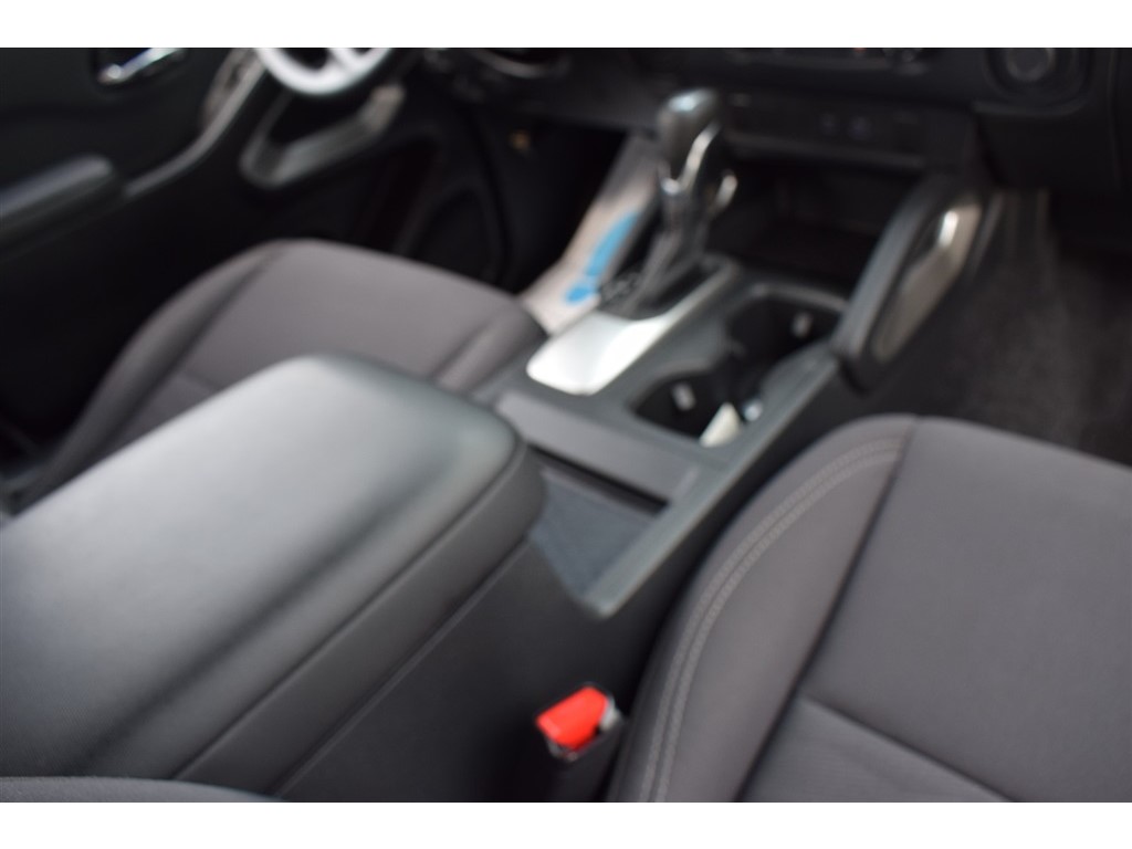 2022 Nissan Frontier SV Crew Cab photo 11